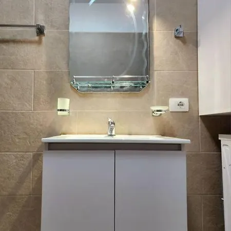 Διαμέρισμα New Bazaar Flat W/ 24h Self Check In Τίρανα