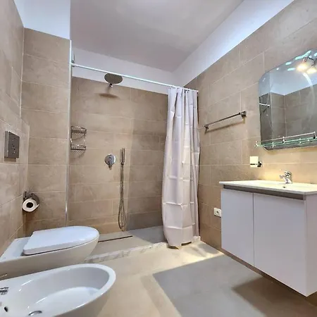 New Bazaar Flat W/ 24h Self Check In Διαμέρισμα