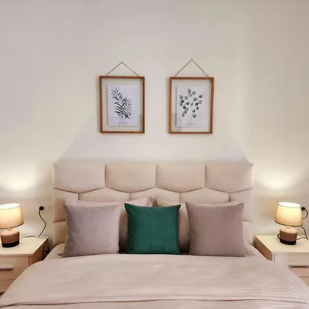 New Bazaar Flat W/ 24h Self Check In Διαμέρισμα Τίρανα
