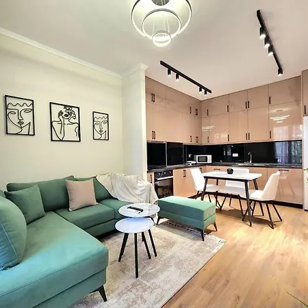 New Bazaar Flat W/ 24h Self Check In Τίρανα